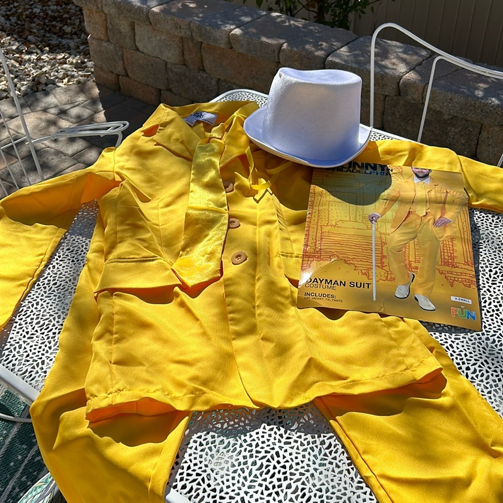 It’s Always Sunny Dayman Costume Yellow Men's Suit Blazer and Pants Set with Tie